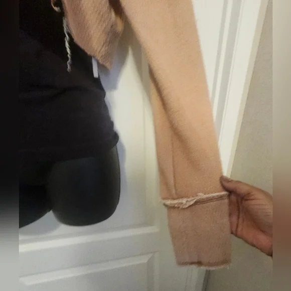 Urban Outfitters Camel Cropped Knit Top Size Small NWT - Picture 3 of 6